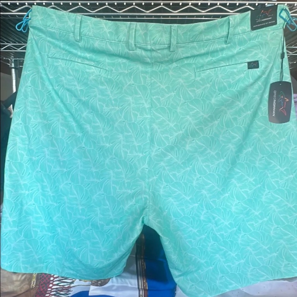 Greg Norman Collection Men's Palm Leaf Print Shorts